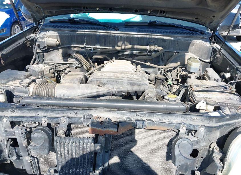 Photo 10 of 2004 Toyota Tundra LIMITED V8 (VIN 5TBET38184S444542)