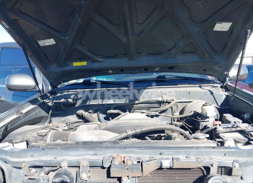 Photo 10 of 2004 Toyota Tundra LIMITED V8 (VIN 5TBET38194S437454)