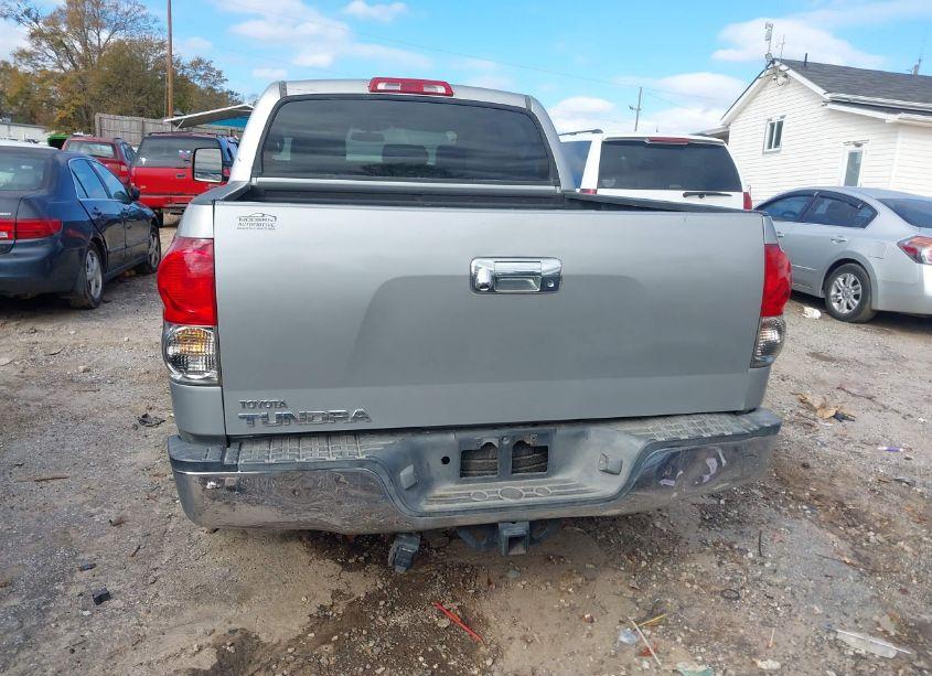 Photo 17 of 2007 Toyota Tundra SR5 5.7L V8 (VIN 5TBEV54117S461019)