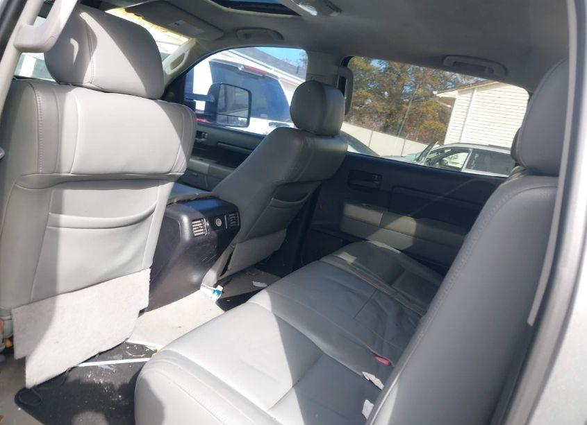 Photo 8 of 2007 Toyota Tundra SR5 5.7L V8 (VIN 5TBEV54117S461019)