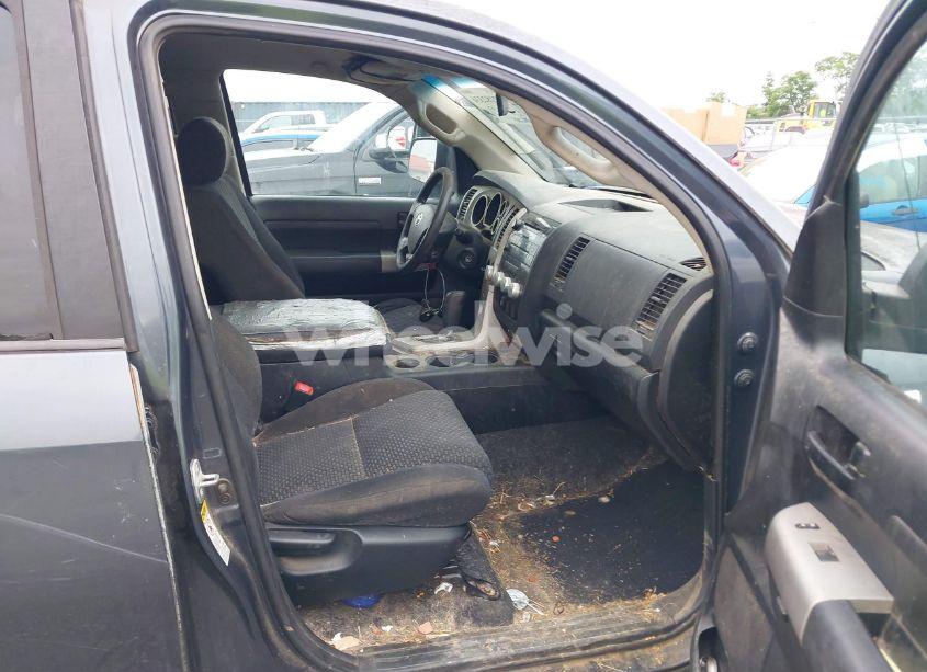 Photo 5 of 2007 Toyota Tundra SR5 5.7L V8 (VIN 5TBEV54117S472263)