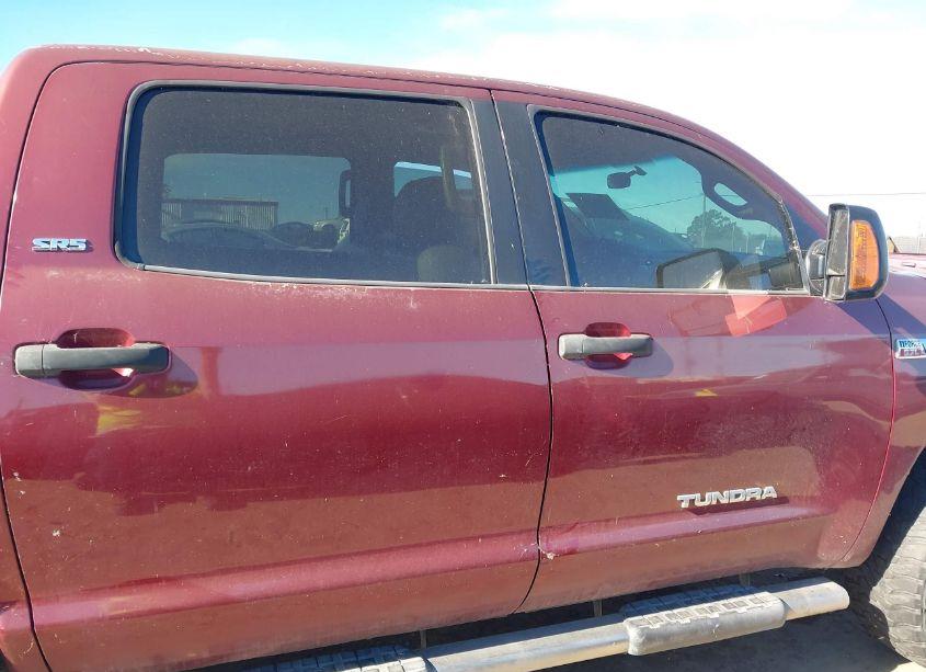 Photo 13 of 2007 Toyota Tundra SR5 5.7L V8 (VIN 5TBEV54137S463869)