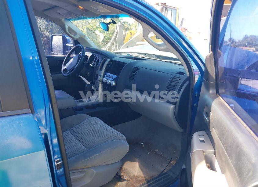 Photo 5 of 2007 Toyota Tundra SR5 5.7L V8 (VIN 5TBEV54167S466491)