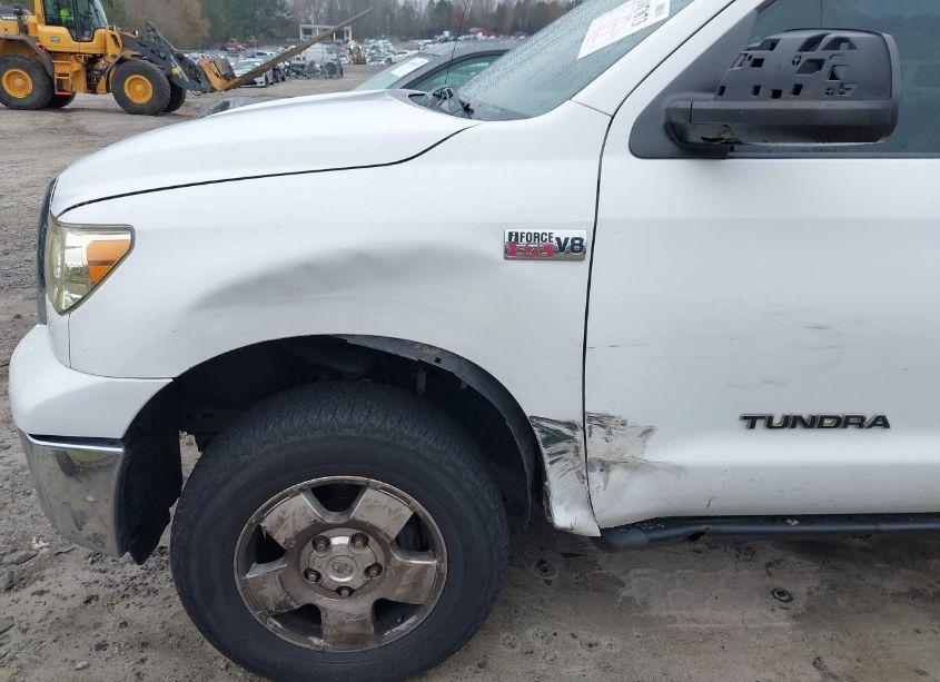 Photo 6 of 2007 Toyota Tundra SR5 5.7L V8 (VIN 5TBEV54177S467245)