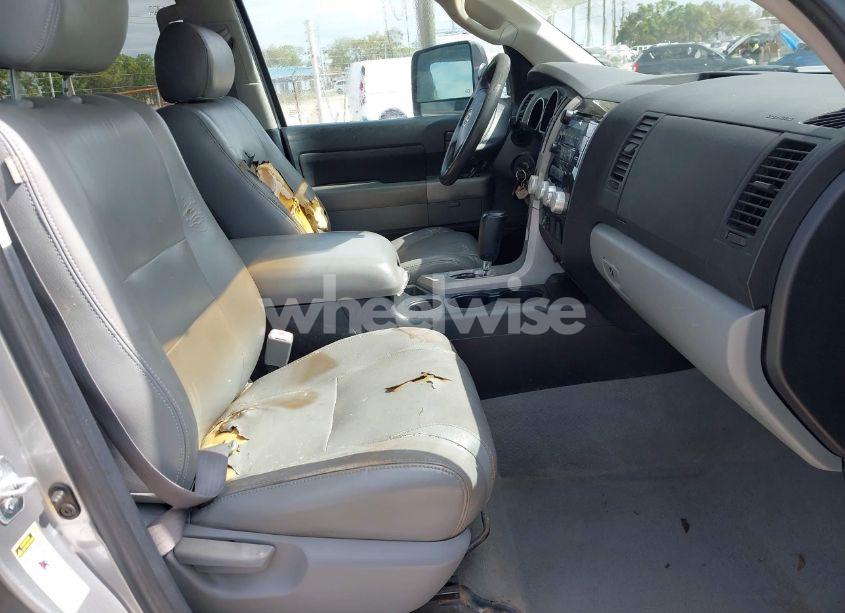 Photo 5 of 2007 Toyota Tundra SR5 5.7L V8 (VIN 5TBEV54197S457462)