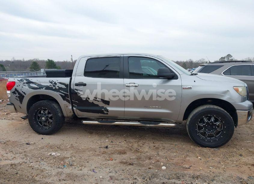 Photo 14 of 2007 Toyota Tundra SR5 5.7L V8 (VIN 5TBEV54197S458921)
