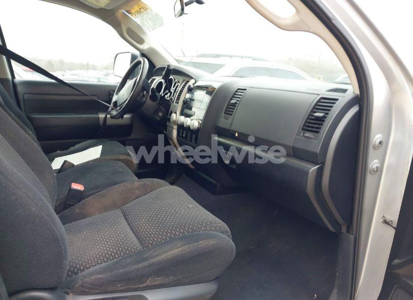 Photo 5 of 2007 Toyota Tundra SR5 5.7L V8 (VIN 5TBEV54197S458921)