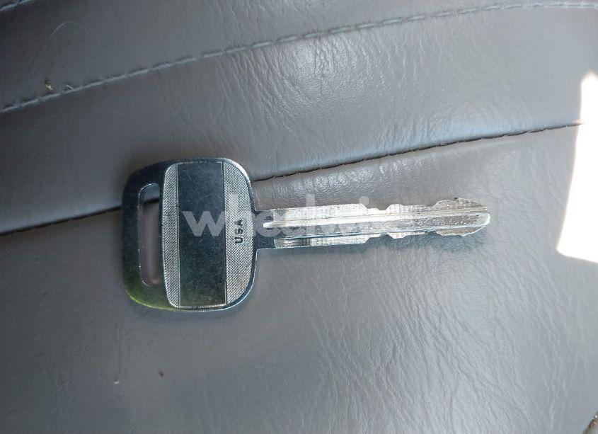 Photo 11 of 2001 Toyota Tundra (VIN 5TBJN32111S144094)