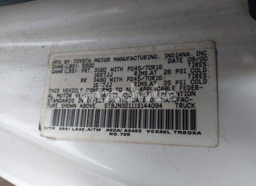 Photo 9 of 2001 Toyota Tundra (VIN 5TBJN32111S144094)