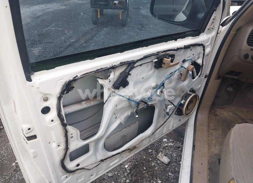 Photo 6 of 2003 Toyota Tundra (VIN 5TBJN32113S345657)