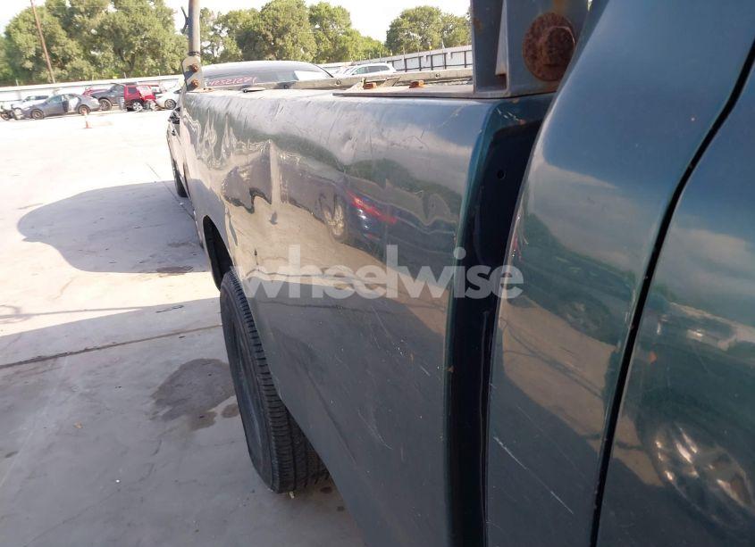 Photo 15 of 2004 Toyota Tundra (VIN 5TBJN32114S439216)