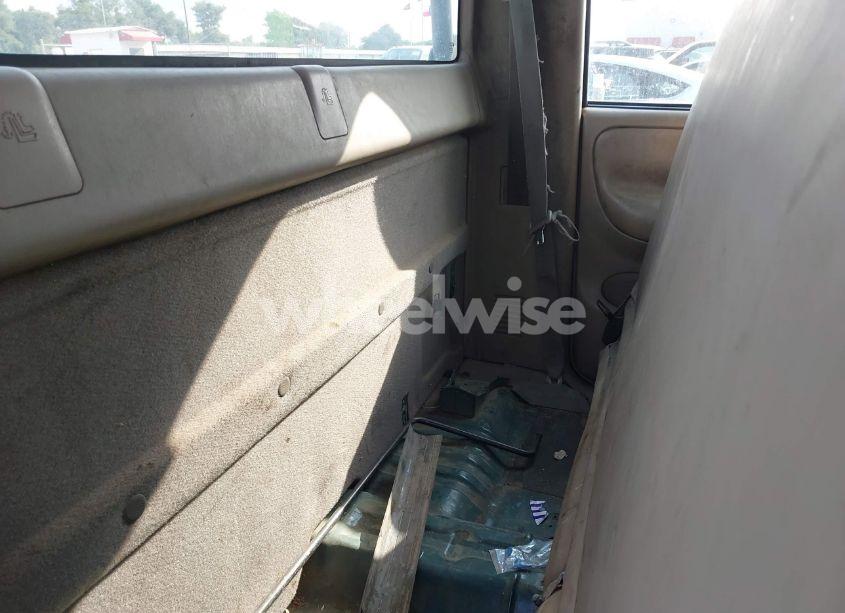 Photo 8 of 2004 Toyota Tundra (VIN 5TBJN32114S439216)