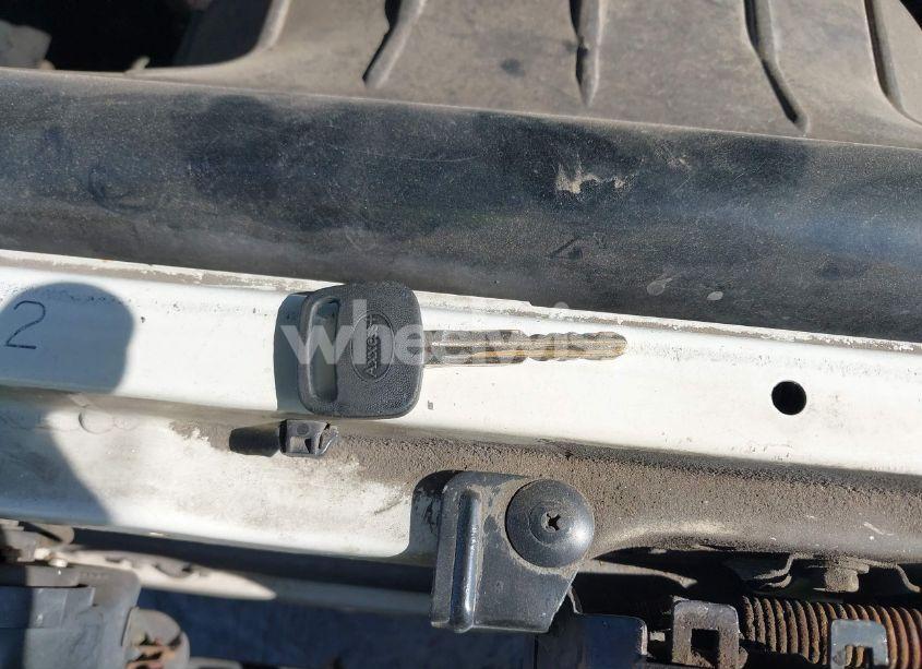 Photo 11 of 2004 Toyota Tundra (VIN 5TBJN32114S442875)