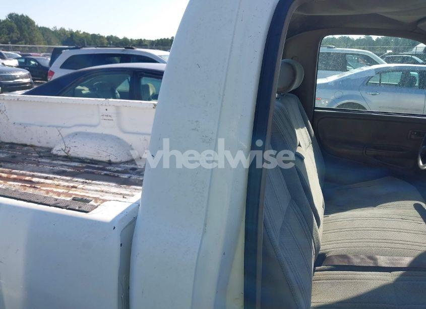 Photo 8 of 2004 Toyota Tundra (VIN 5TBJN32114S442875)