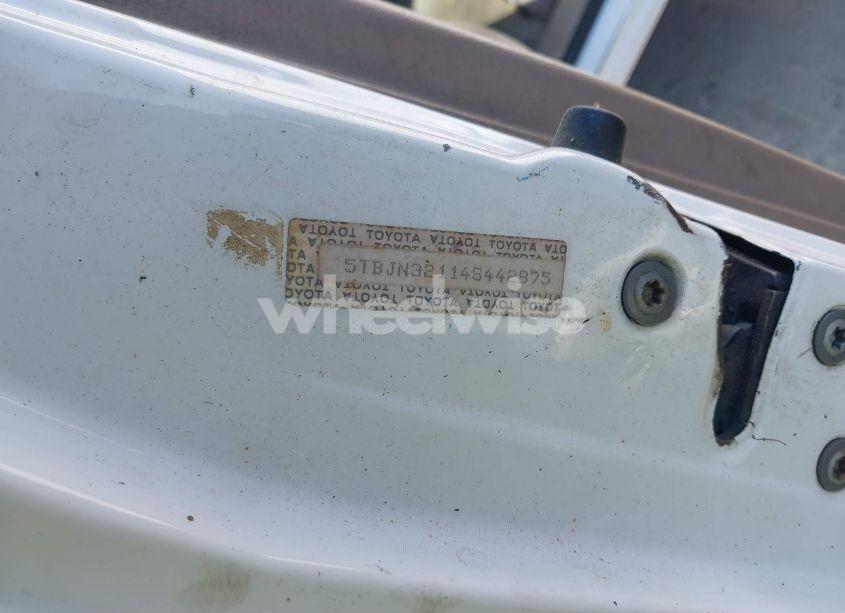 Photo 9 of 2004 Toyota Tundra (VIN 5TBJN32114S442875)