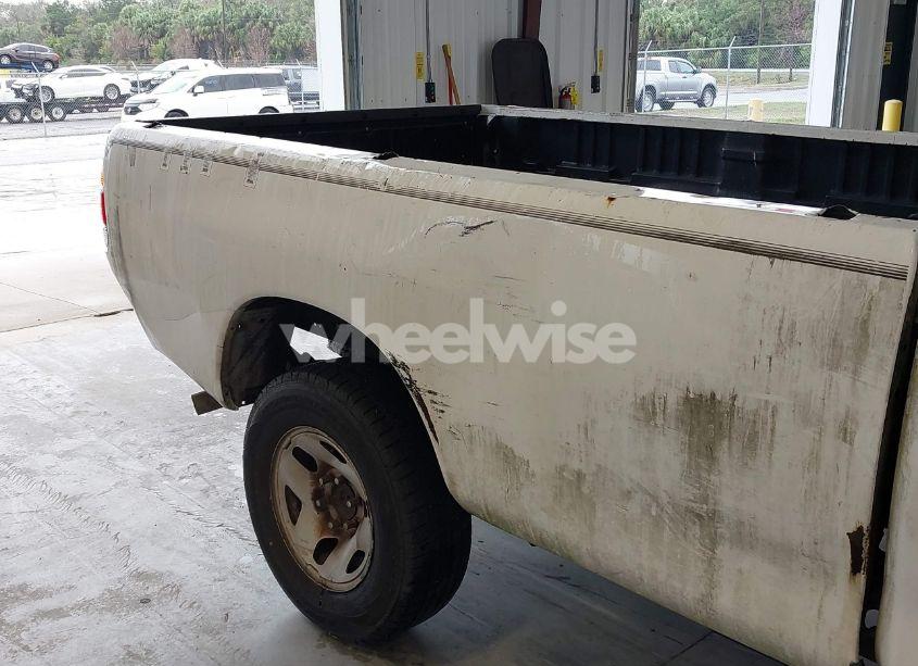 Photo 11 of 2004 Toyota Tundra (VIN 5TBJN32114S449440)