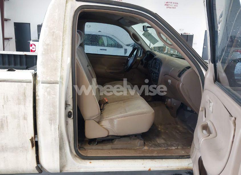 Photo 5 of 2004 Toyota Tundra (VIN 5TBJN32114S449440)