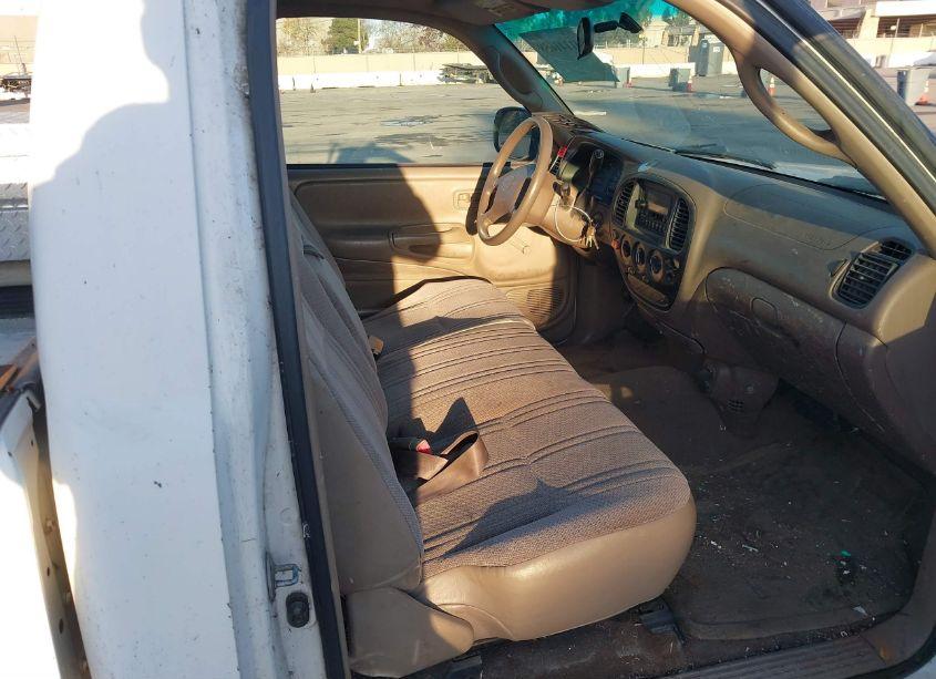 Photo 5 of 2000 Toyota Tundra (VIN 5TBJN3212YS061073)