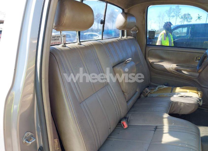 Photo 8 of 2002 Toyota Tundra (VIN 5TBJN32142S230470)