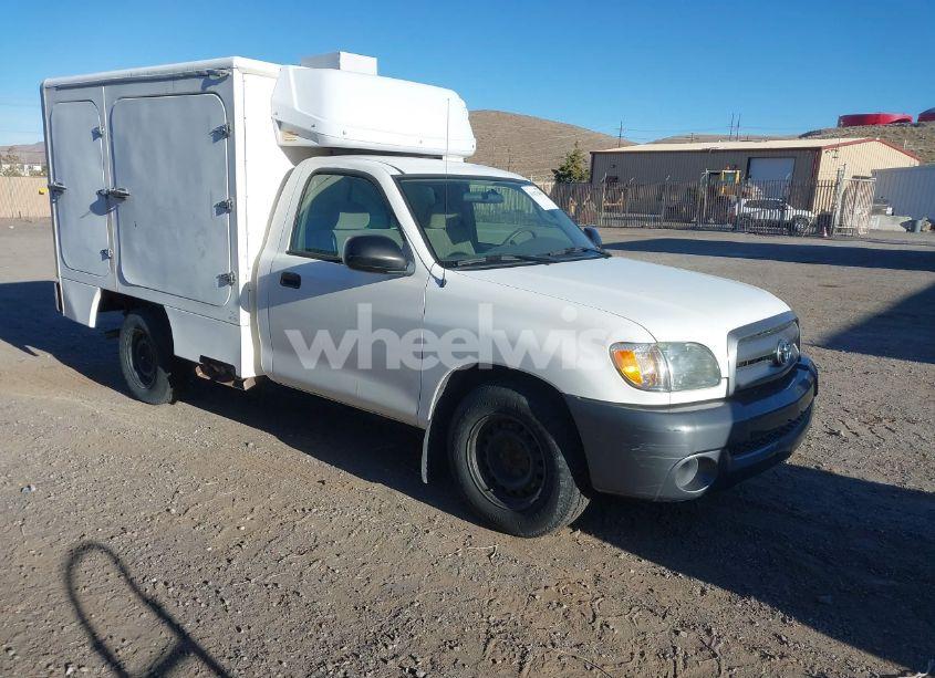 2003 Toyota Tundra (VIN 5TBJN32153S352028) main photo