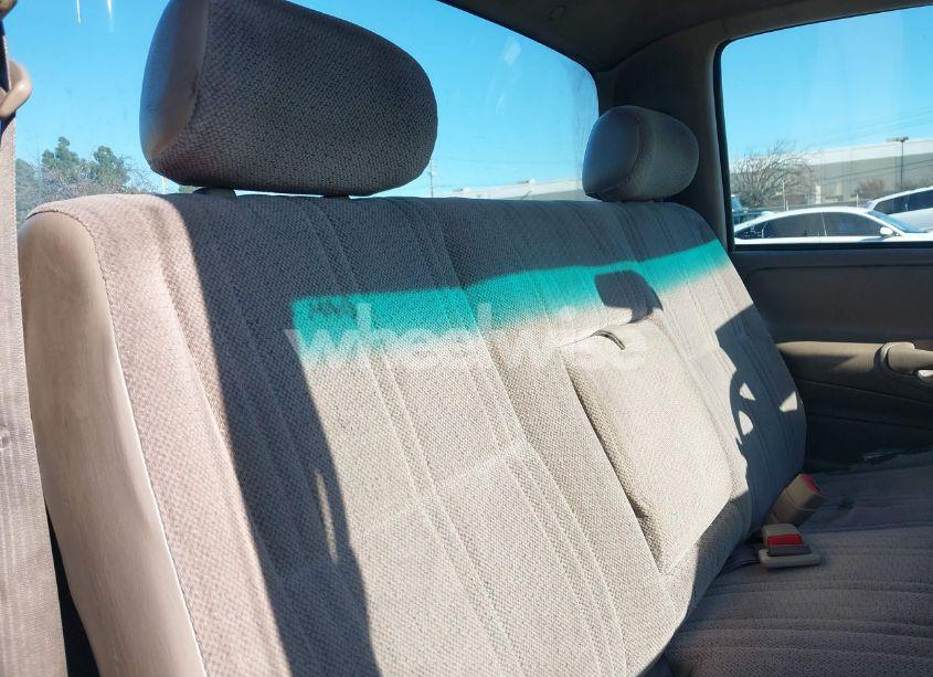 Photo 8 of 2001 Toyota Tundra (VIN 5TBJN32171S198287)