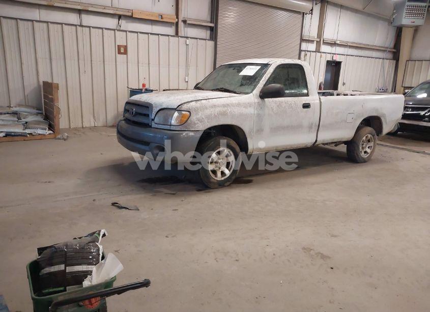 Photo 2 of 2003 Toyota Tundra (VIN 5TBJN321X3S395814)