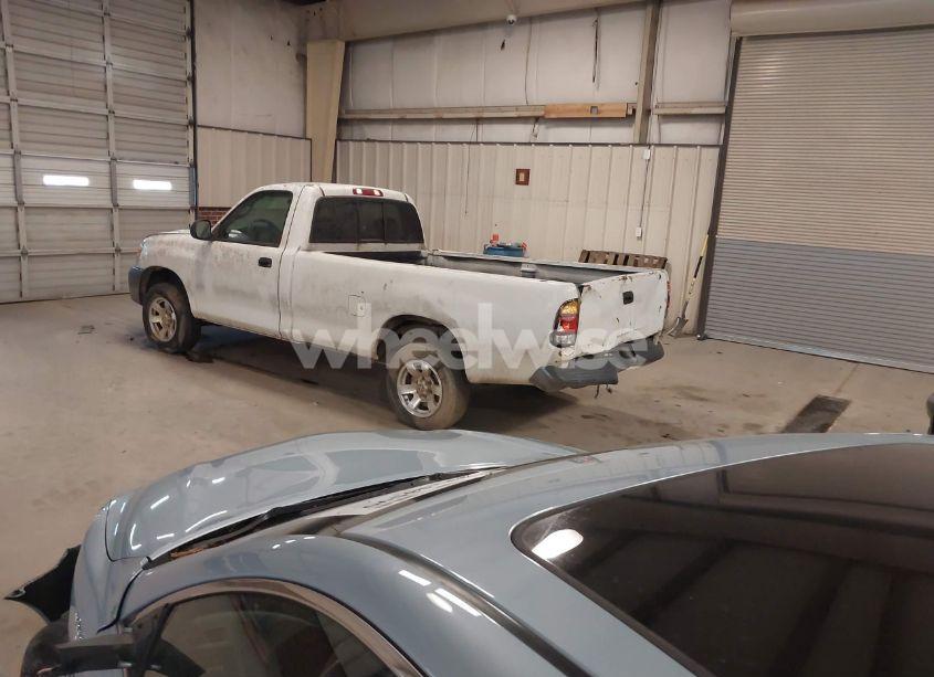 Photo 3 of 2003 Toyota Tundra (VIN 5TBJN321X3S395814)