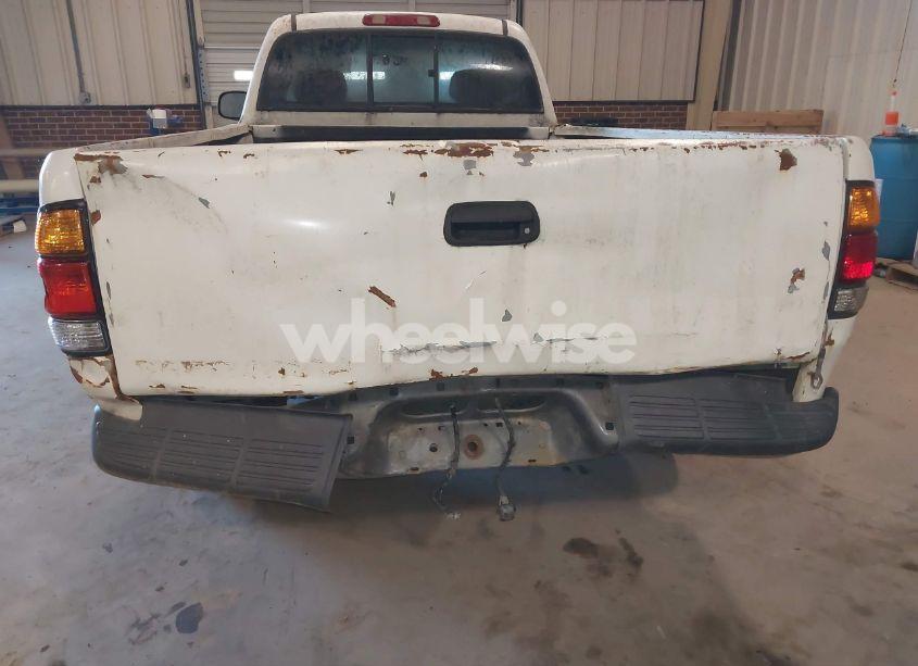 Photo 6 of 2003 Toyota Tundra (VIN 5TBJN321X3S395814)