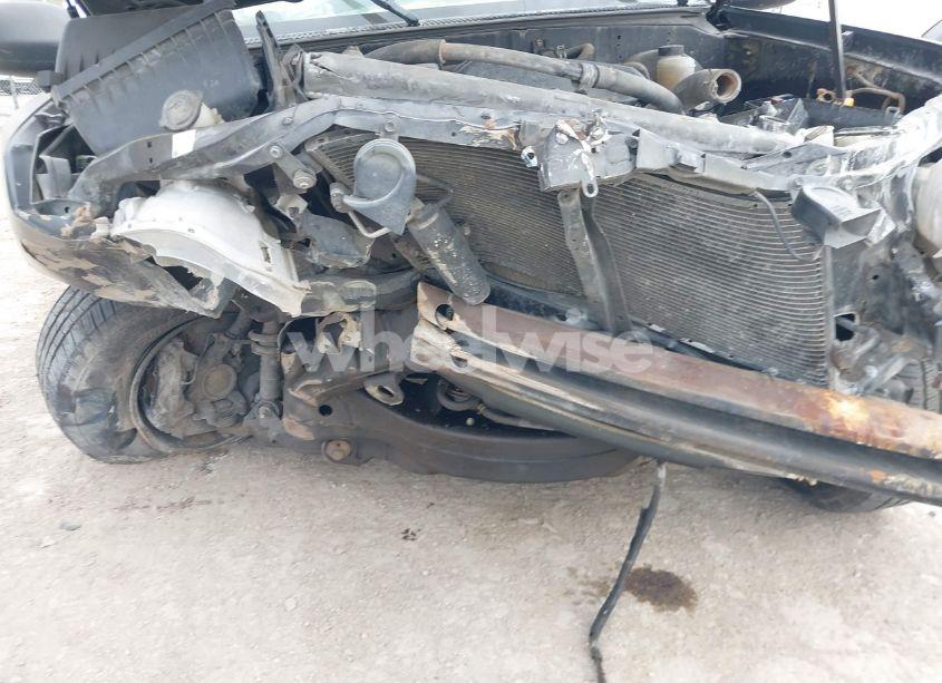 Photo 6 of 2005 Toyota Tundra BASE V8 (VIN 5TBJT32135S466795)