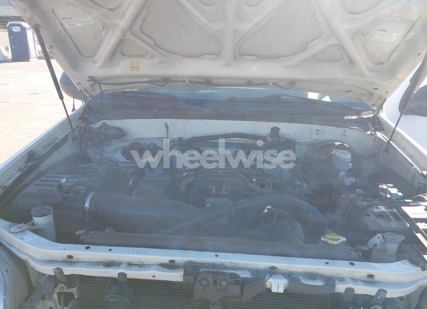 Photo 10 of 2005 Toyota Tundra BASE V8 (VIN 5TBJT32145S456843)