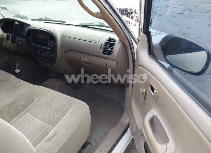 Photo 5 of 2005 Toyota Tundra BASE V8 (VIN 5TBJT321X5S460086)