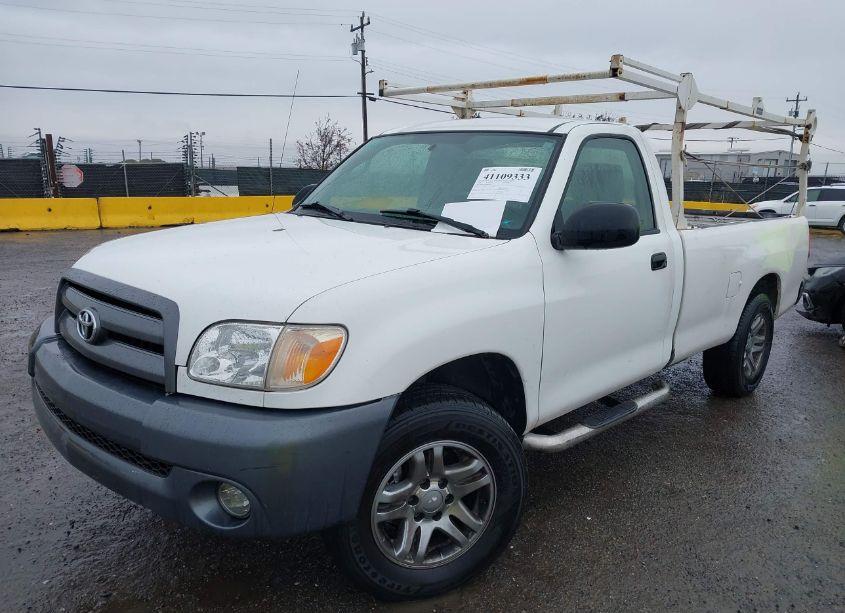 Photo 2 of 2006 Toyota Tundra (VIN 5TBJU32166S458639)