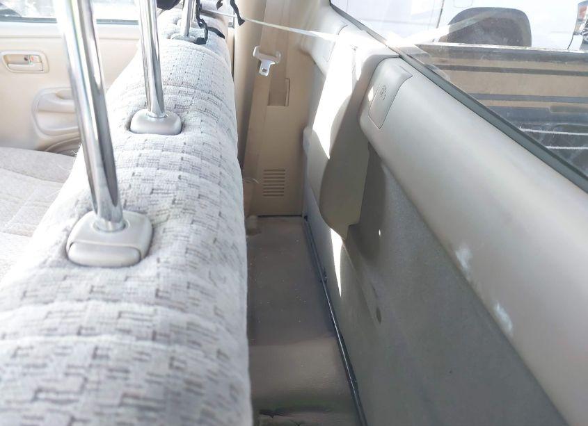 Photo 8 of 2006 Toyota Tundra (VIN 5TBJU321X6S463973)