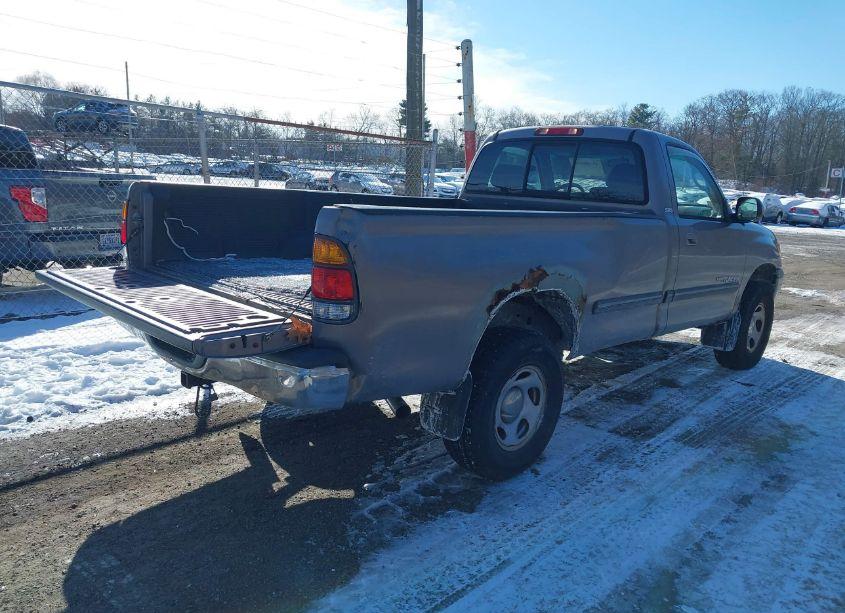 Photo 4 of 2000 Toyota Tundra SR5 V8 (VIN 5TBKT4410YS073932)