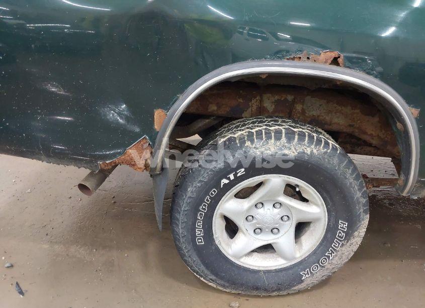 Photo 12 of 2000 Toyota Tundra SR5 V8 (VIN 5TBKT4410YS088964)