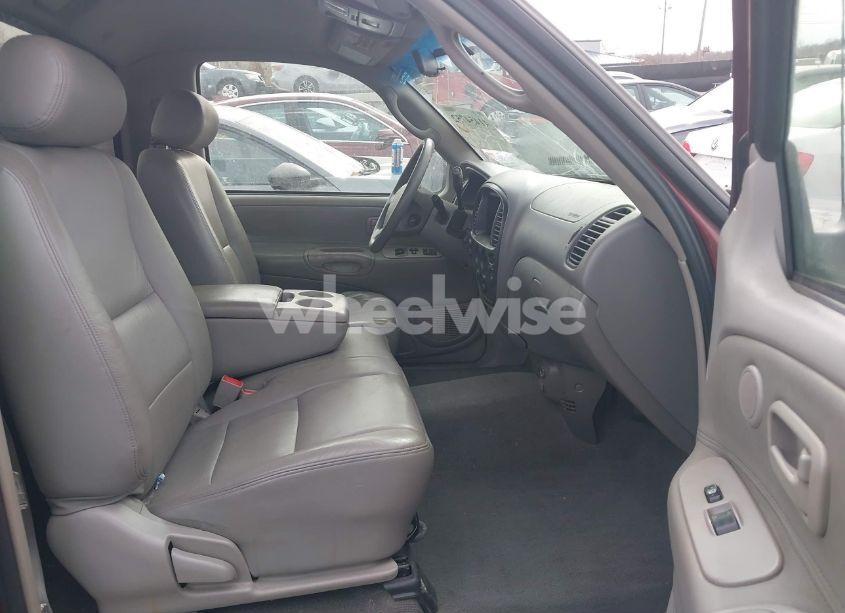 Photo 5 of 2003 Toyota Tundra SR5 V8 (VIN 5TBKT44143S358657)