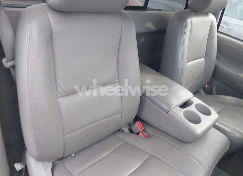 Photo 8 of 2003 Toyota Tundra SR5 V8 (VIN 5TBKT44143S358657)