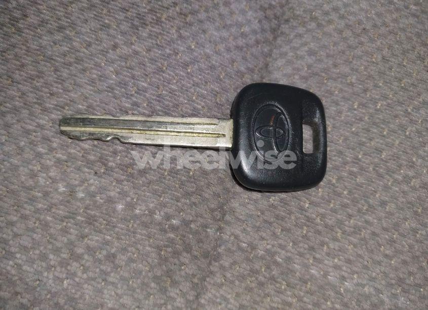 Photo 11 of 2001 Toyota Tundra SR5 V8 (VIN 5TBKT44191S173811)