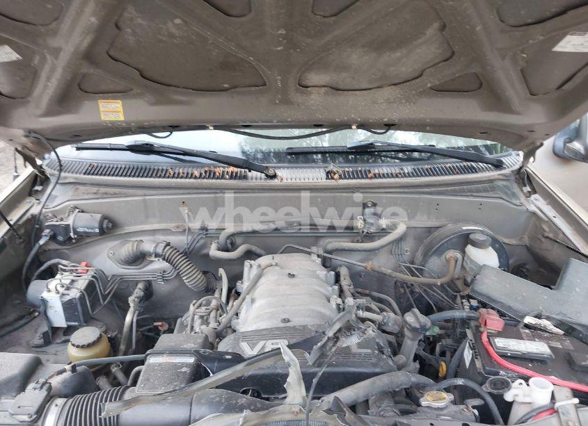 Photo 10 of 2003 Toyota Tundra SR5 (VIN 5TBKT441X3S347422)