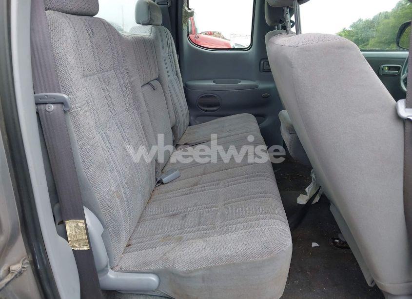 Photo 8 of 2002 Toyota Tundra SR5 (VIN 5TBRN34102S266415)