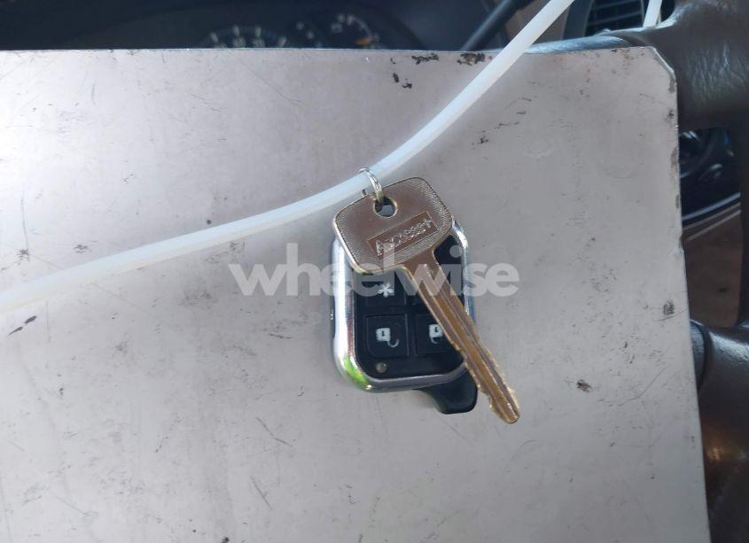 Photo 11 of 2002 Toyota Tundra SR5 (VIN 5TBRN34102S288107)