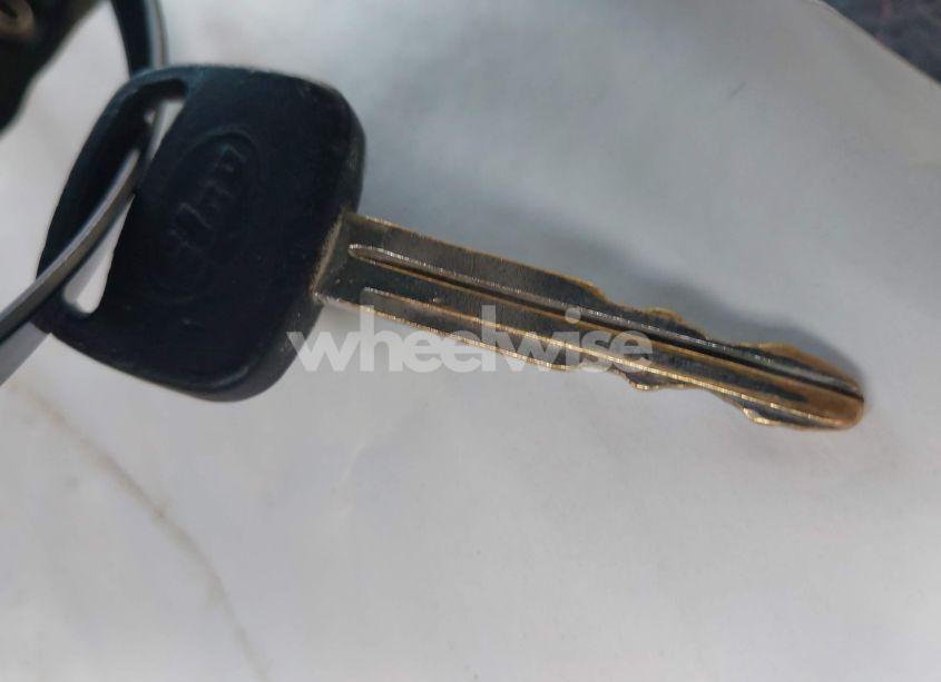 Photo 11 of 2004 Toyota Tundra SR5 (VIN 5TBRN34114S440642)