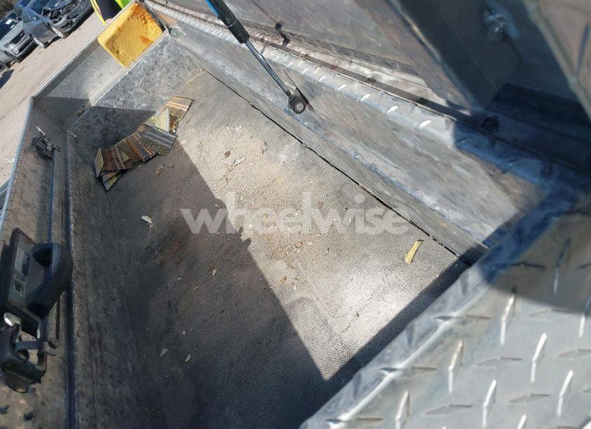 Photo 12 of 2004 Toyota Tundra SR5 (VIN 5TBRN34114S440642)