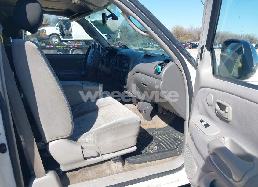 Photo 5 of 2004 Toyota Tundra SR5 (VIN 5TBRN34114S440642)