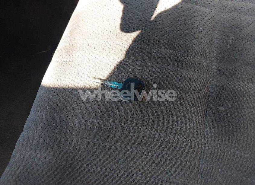 Photo 11 of 2001 Toyota Tundra SR5 (VIN 5TBRN34121S167383)