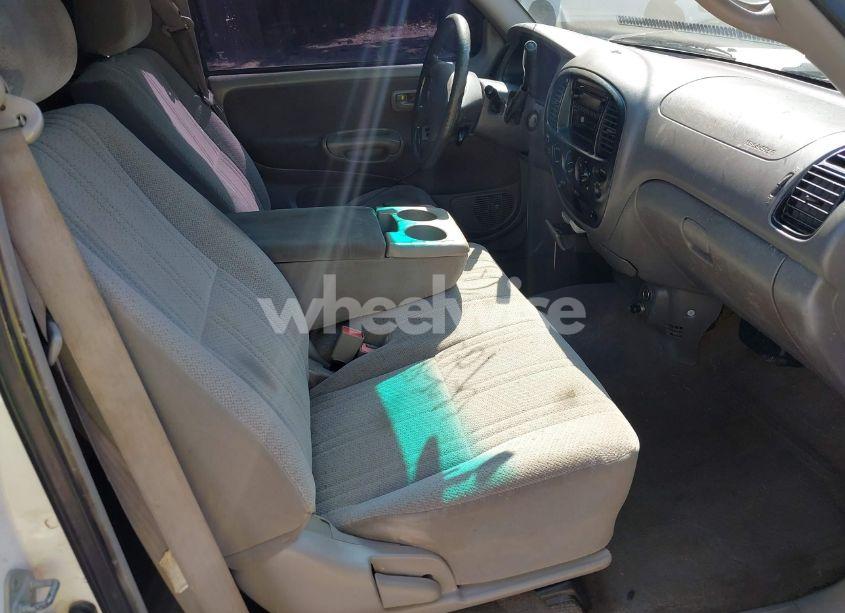 Photo 5 of 2001 Toyota Tundra SR5 (VIN 5TBRN34121S167383)