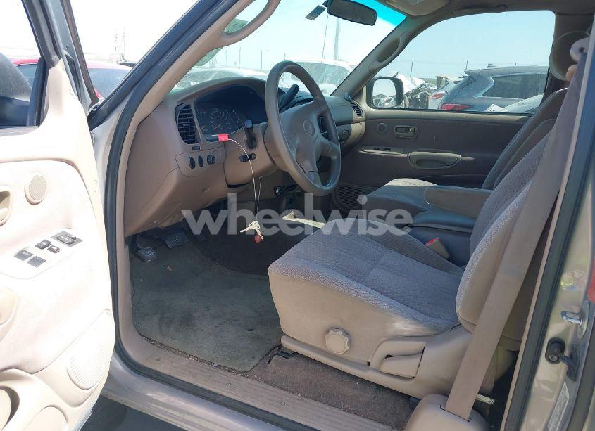 Photo 5 of 2002 Toyota Tundra SR5 (VIN 5TBRN34132S242853)