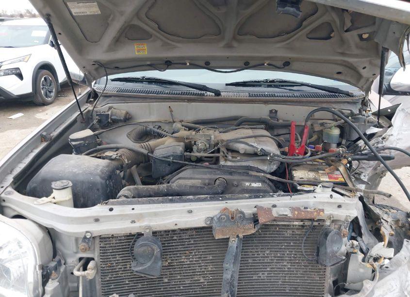 Photo 10 of 2002 Toyota Tundra SR5 (VIN 5TBRN34132S287095)