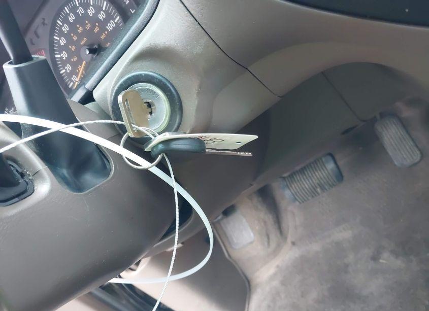 Photo 11 of 2002 Toyota Tundra SR5 (VIN 5TBRN34132S287095)