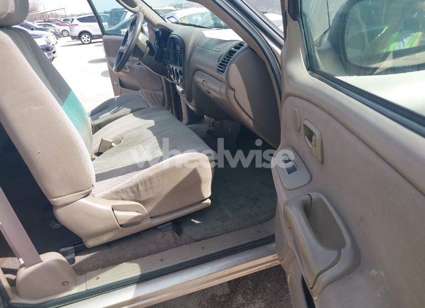 Photo 5 of 2001 Toyota Tundra SR5 (VIN 5TBRN34151S164722)